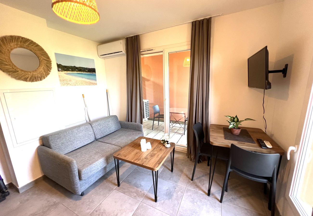 Apartment in Lecci - T2 2/4 Personnes n°82