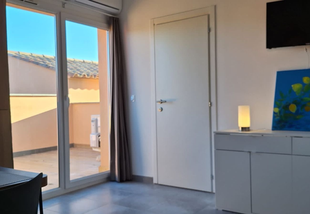 Apartment in Lecci - T2 4 personnes N°40