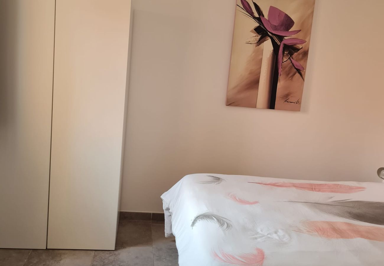 Apartment in Lecci - T2 4 personnes N°54